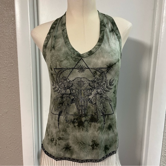 NWT women’s green tie dye cattle head vneck tasseled tank top by Liberty wear - Picture 1 of 9